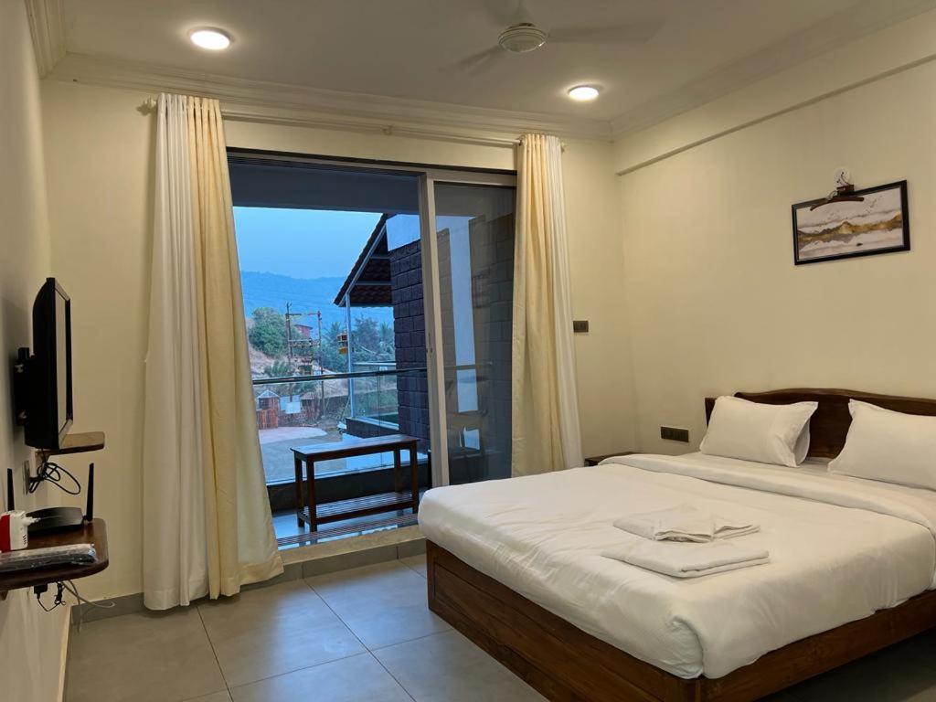 Coastal Bay Beach Resort Harnai Exterior foto